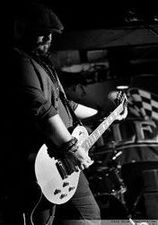 Damo Fawsett - Guitar